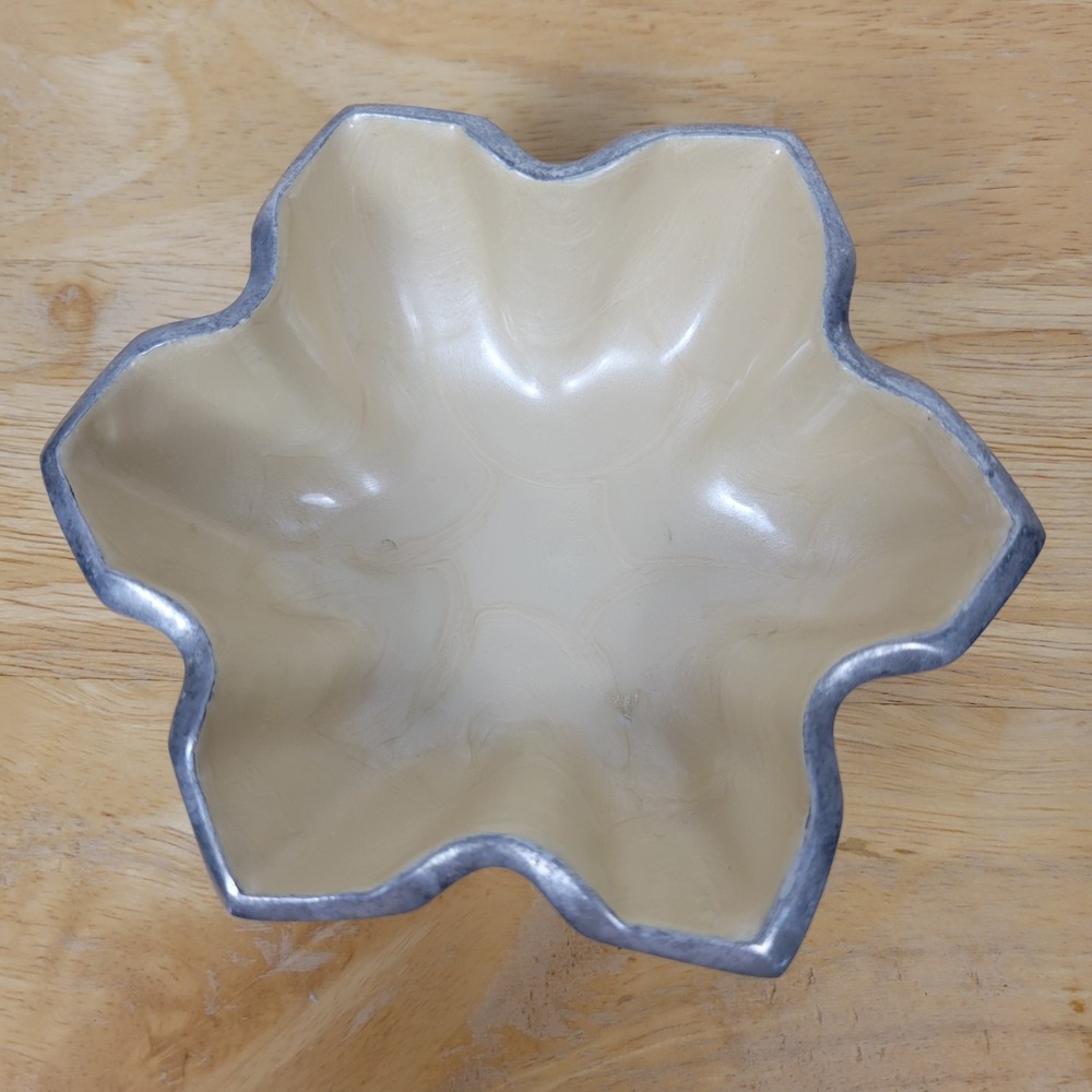 VTG Julia Knight 5" Illume Snow Bowl Cream Enamel Cast Aluminum Star Snowflake